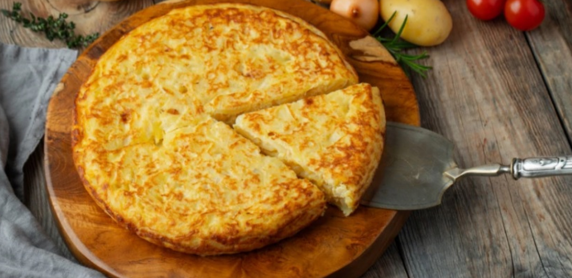 IDEALNO ZA BADNJE VEČE Recept za pitu krompirušu sa aromatičnim začinima, vrhunski ukus