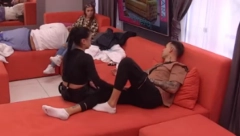 MATEJA I SANJA SVE BLIŽI Evo gde je završila ruka atraktivne zadrugarke!