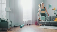 SAD SKOČI I RECI HOP Preskakanje konopca je najefikasnija vežba pomoću kojih izgubite neželjene kilograme