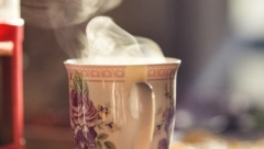 NAPITAK KOJI LEČI KAŠALJ PREKO NOĆI: Dodajte ovih par sastojaka u mleko i do ujutru ćete biti kao novi!