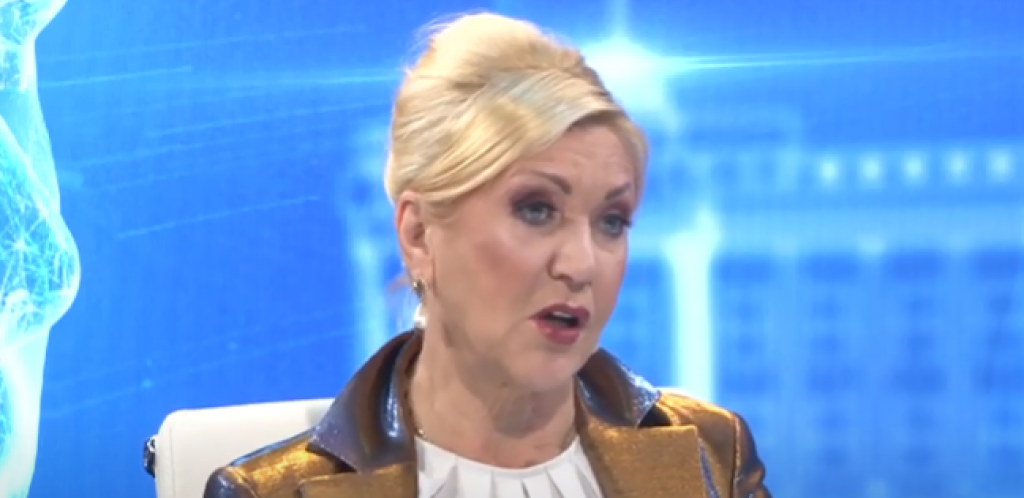 PORODICA JOJ BRANILA NAJVEĆU LJUBAV, A MAJKA JE NAPUSTILA! Merima Njegomir je iza osmeha krila veliku tugu, ovo su surovi i bolni  detalji iz pevačicinog života