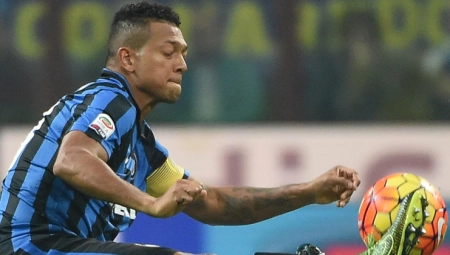 POMRAČENJE UMA Bivša zvezda Intera pretukla roditelje, napala policajce, jednom je dao gol i Srbiji (VIDEO)