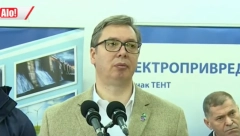 POSLE ROLKE, NOVA MODNA PROMENA KOD PREDSEDNIKA Svi su danas gledali samo u ovaj detalj na Vučićevom sakou (FOTO)