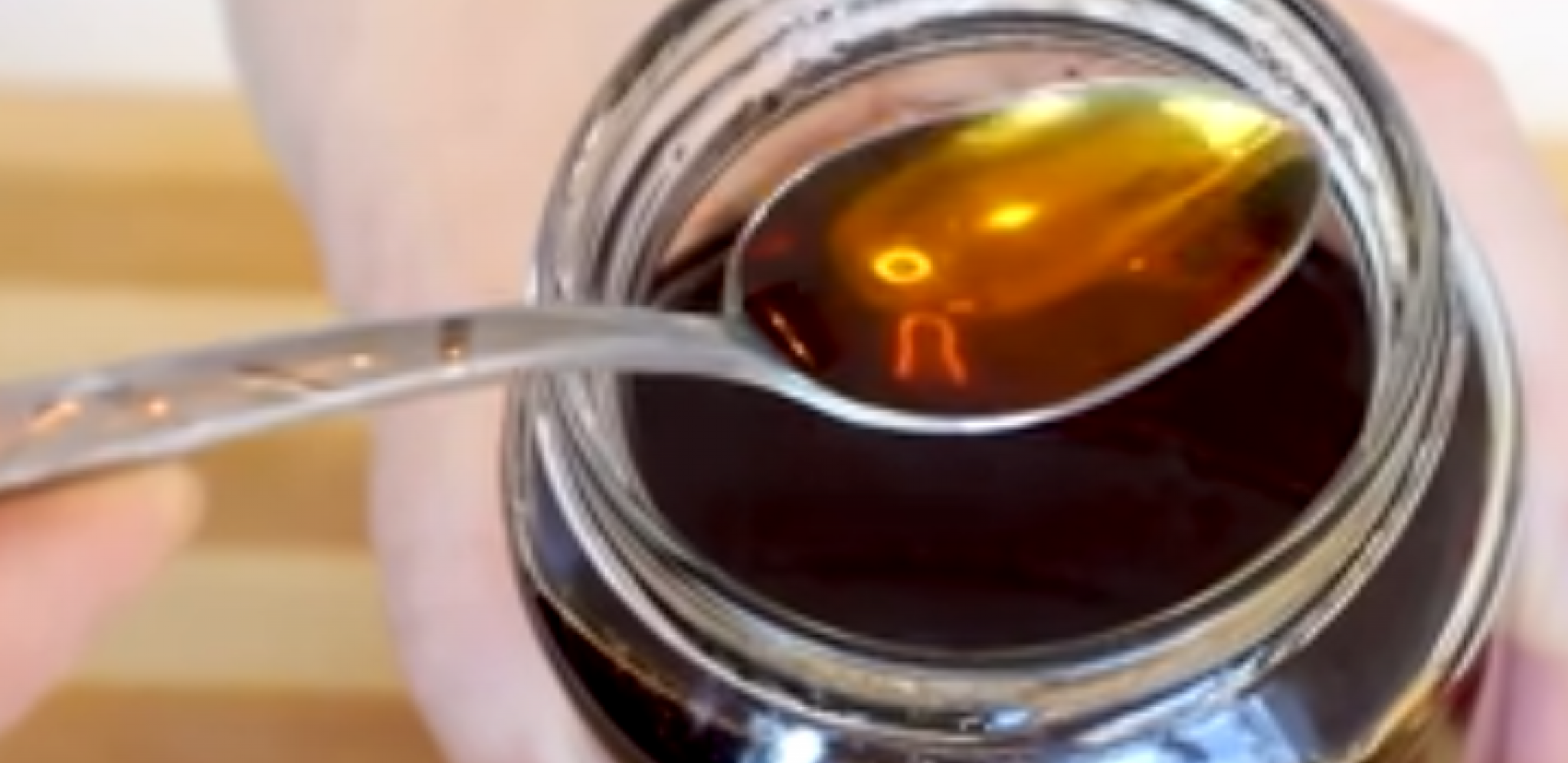 LJUDI SE KUNU U NJEGOVU NEVEROVATNU LEKOVITOST Uz sirup od piva rešićete se kašlja za 1 dan