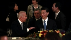 AMERIKA UBEĐUJE PIŠTOLJEM U GLAVU Objava kineskog zvaničnika RAZBESNELA Amerikance (FOTO)