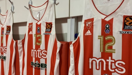 Igrači Zvezde sa specijalnim detaljom na dresu izlaze na megdan Asvelu (FOTO)