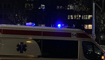 PUNE RUKE POSLA ZA HITNU POMOĆ Veliki broj intervencija u Beogradu tokom prazničnog dana i protekle noći