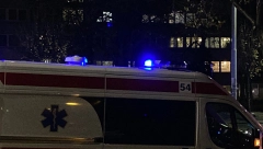 ZADOBIO OZBILJNE POVREDE Težak udes u Sremčici, muškarac prebačen u Urgentni centar