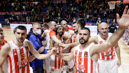 ŽENE UZDIŠU ZA KAPITENOM CRVENE ZVEZDE Srce Branka Lazića osvojila je ova žena: Nataša mu je rodila DVE ćerke, a evo kako izgleda! (FOTO)