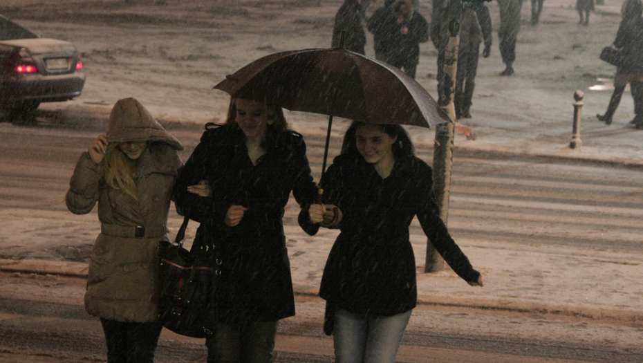 UGRABITE JOŠ MALO SUNČANIH DANA Dolazi decembar: Sunčan, oblačan i snežan!