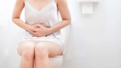 OVO SU GLAVNE RAZLIKE IZMEĐU HEMOROIDA I KANCERA DEBELOG CREVA Lekari su precizno izdvojili simptome, neki uopšte nisu bezazleni