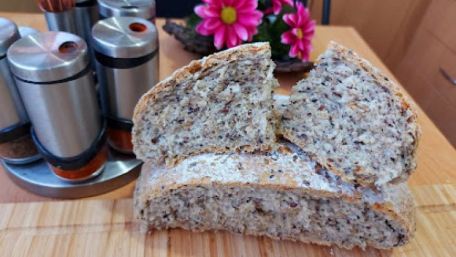 NIŠTA LEPŠE NE MIRIŠE OD DOMAĆEG HLEBA Sa integralanim brašnom, izdašan i ukusan,  savršen za svaki obrok (VIDEO)