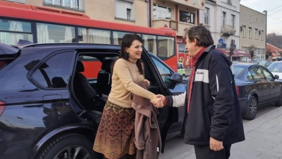 PORŠE, AUDI, PA BMW: Bahata Marinika menja luksuzne automobile češće nego stranke! (FOTO)