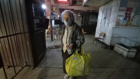 SRAMOTA Baka iz Kikinde opljačkana u centru Beograda: Seli su pored mene, a onda mi je na engleskom rekao...