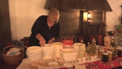 EGZOTIČNI RECEPTI NAŠIH BAKA Zgoreli kajmak, džem od ljubičica: Vanja pravi specijalitete od kojih ide voda na usta (FOTO)