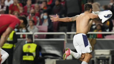 HOĆE ČUKA DA MI STANE! Mitrovićeva izjava nakon istorijskog gola odjekuje Evropom!