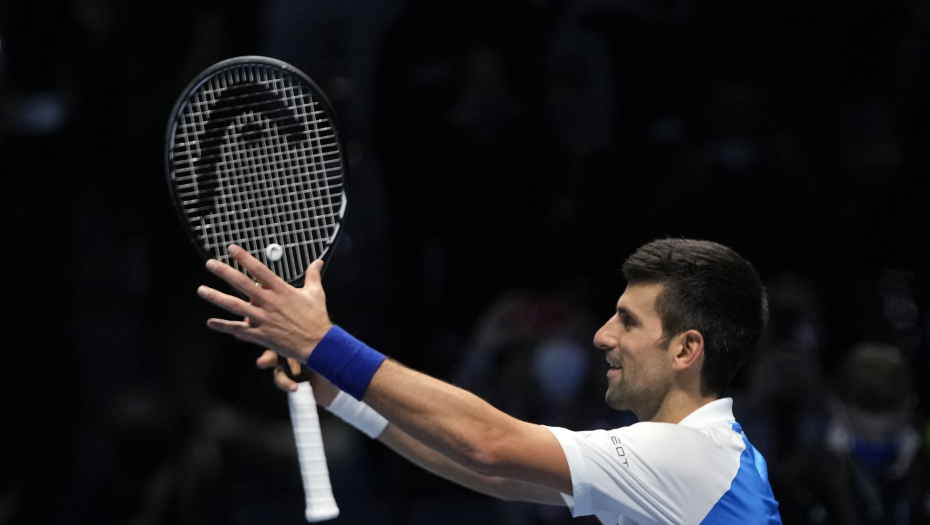 NOLE ĆE SE ONESVESTITI KAD VIDI OVO! Bio mu je idol u detinjstvu, a zbog njegovih reči Novak će se zacrveneti!