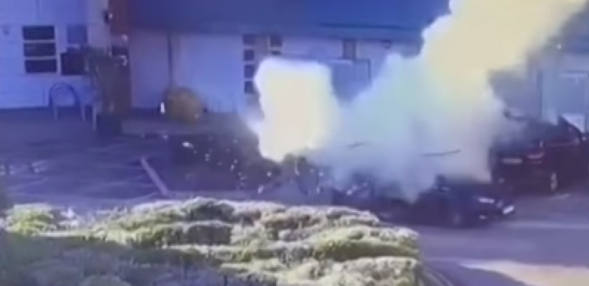 DETONACIJA U HERSONU Automobil dignut u vazduh, načelnik zatvorske uprave povređen