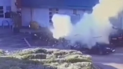 (UZNEMIRUJUĆI VIDEO) TRENUTAK KADA BOMBAŠ DIŽE TAKSI U VAZDUH Otkriven identitet teroriste!