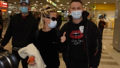 OGLASILA SE PEVAČICA! Jedna fotografija rešila misteriju! Evo u kakvim su odnosima Relja, Vesna i Nikolija