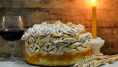 NASLEĐIVANJE KRSNE SLAVE KOD SRBA Evo da li žena može da nasledi slavu pokojnog muža!