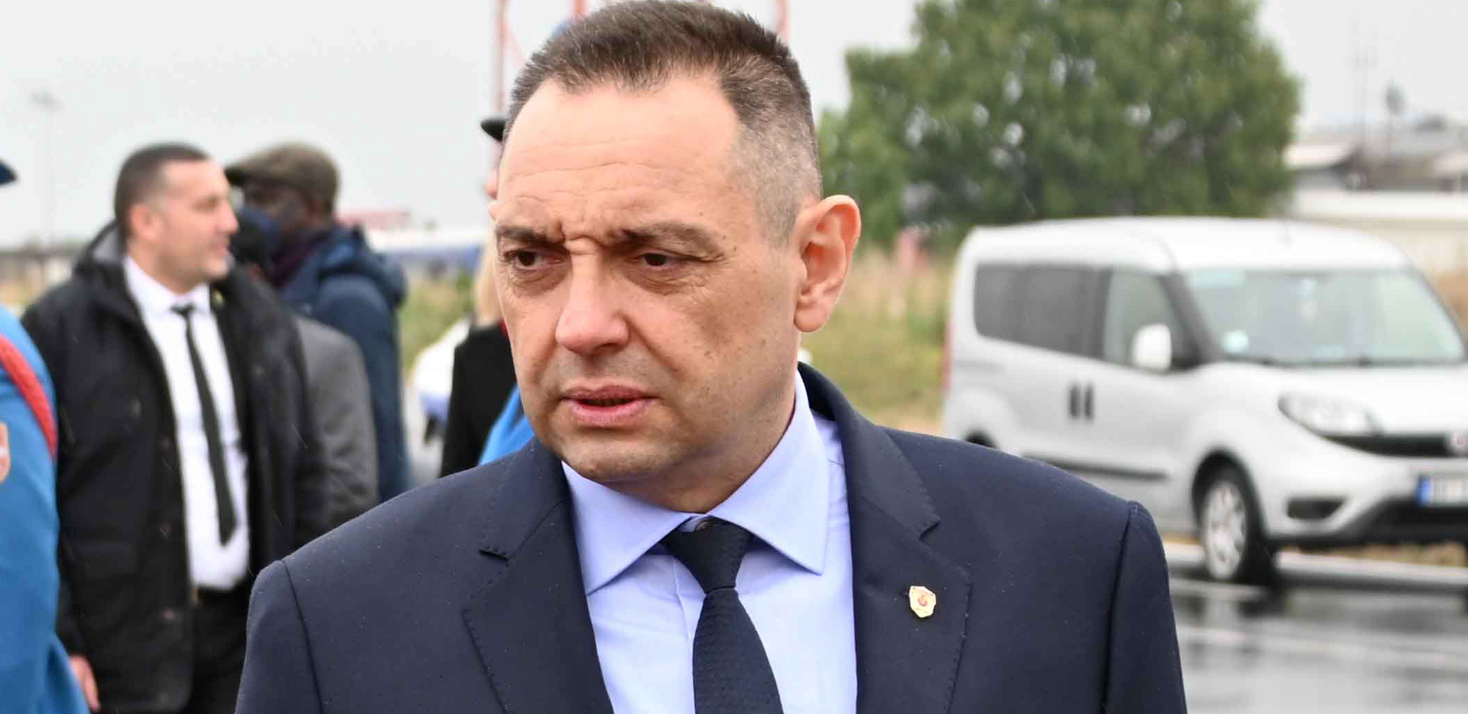ŽIVOTI BI BILI SPASENI Vulin upozorio građane: U saobraćajnim nesrećama ove godine stradalo devetoro dece!