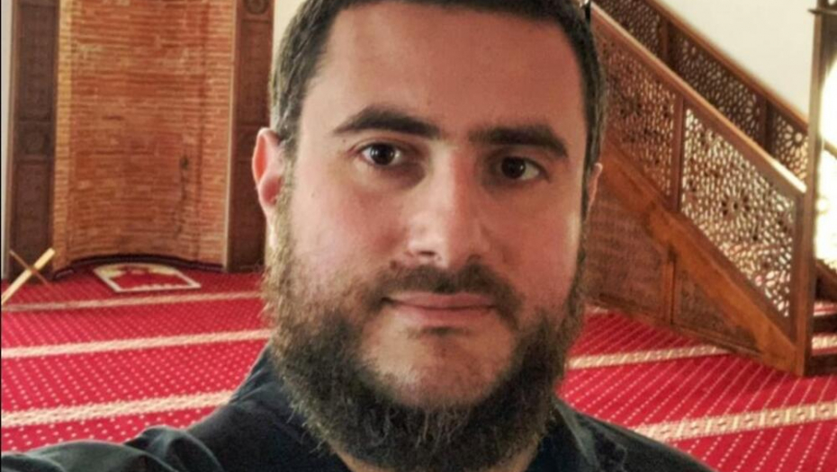 OVO JE USAME, ZUKORLIĆEV SIN Objavio fotografiju sa majkom, prvom suprugom muftije