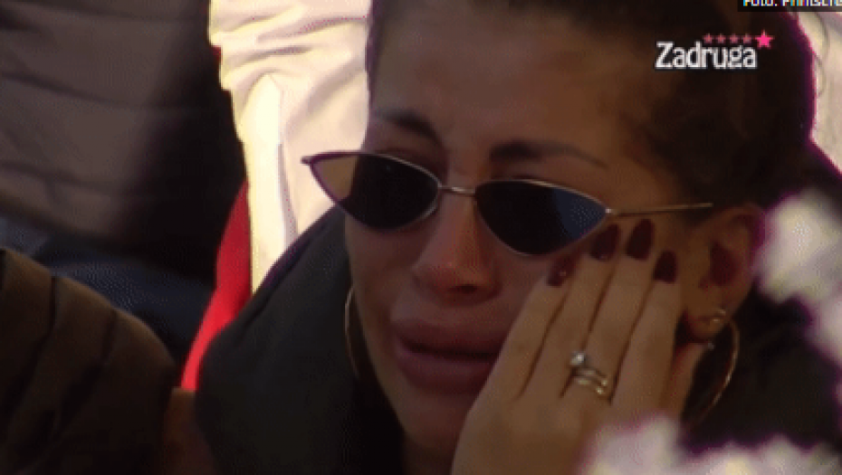 PLAČE KAO KIŠA! Dalila doživela emotivni slom zbog ljubavnika i muža