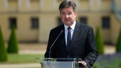 STIGAO Lajčak  u Prištini, sastaje se sa Kurtijem