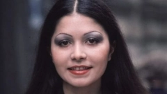 "TI SI NAŠA MONIKA BELUČI": Ovako je izgledala poznata srpska pevačica pre 40 godina, još uvek je jedna od najlepših