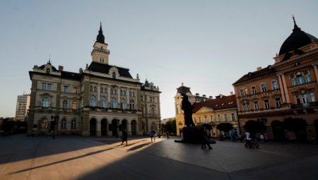 NOVI SAD ZAUVEK CENTAR Od Banovine, preko Vojvodine, uvek deo Srbije koji "vuče" napred