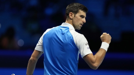 NOLE EKSPRES SAOBRAĆA PO REDU VOŽNJE! Đoković rutinski savladao Rubljova i plasirao se u polufinale Završnog mastersa! (VIDEO)