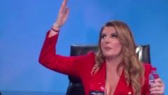 VIKI ISTURILA BUJNE GRUDI! Pevačica nikada izazovnija, sve oči uprte samo u nju! (FOTO)