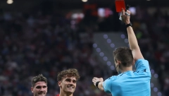 NEVEROVATNO Umalo mu je otlkinuo glavu, a sad su mu smanjili kaznu (FOTO)