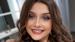 ILMA PEVALA NA ROĐENDANU SVETSKIH DIZAJNERA! Karahmetova ima poznate fanove, zasenila ih svojim glasom!