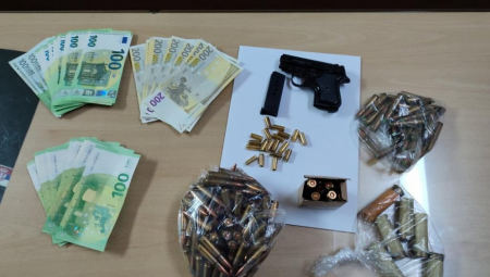 NOVOSADSKA POLICIJA U DVE EFIKASNE AKCIJE Uhapšeni razbojnik i trgovac municijom