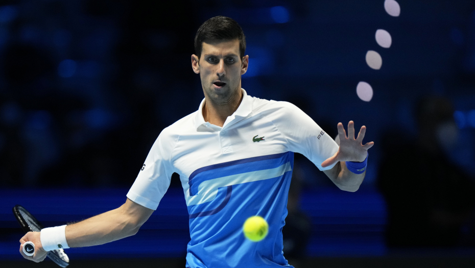NOVAK SE POSLE BOLNOG PORAZA DOTAKAO TEME BROJ 1! Svi sa nestrpljenjem iščekuju Đokovićevu odluku!