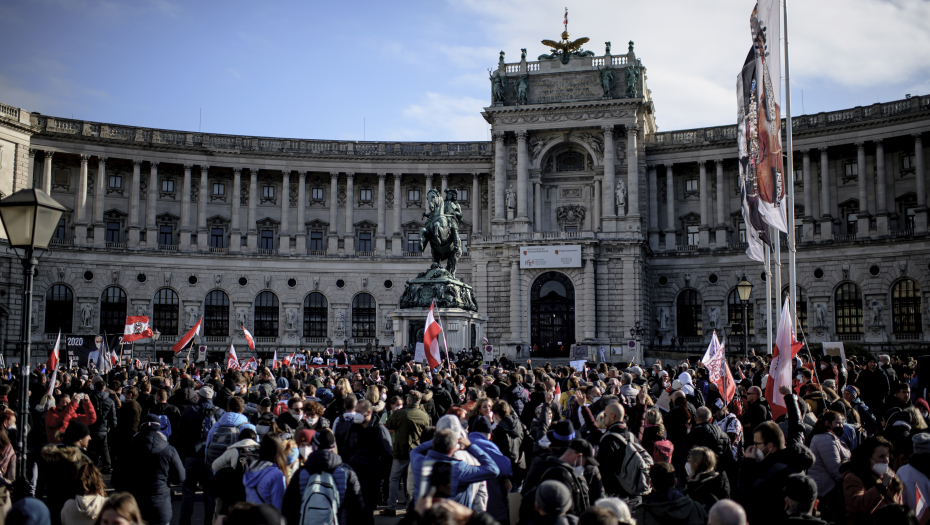NASTAVAK ŽESTOKE BORBE SA KORONOM Austrijski parlament produžio lokdaun