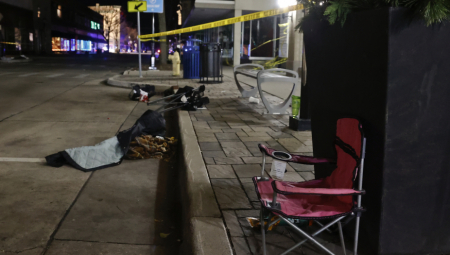 UBIO ČETVORO! Vozio se po gradu i pucao kroz prozor, sve prenosi uživo!