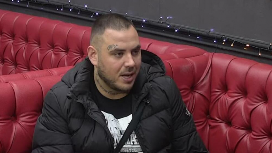 NE VOLE MEDIJE! Ovo su roditelji i sestra Filipa Cara, pojavili su se u javnosti samo jednom, a evo šta kažu i njegovim skandalima!