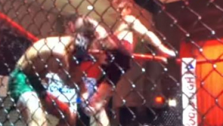 GORAK UKUS POBEDE! Nokautirao protivnika i slomio nogu u isto vreme (VIDEO)