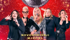 NOVOGODIŠNJI MJUZIKL "VESELO DEVOJAČKO VEČE" Adaptacija američkog mjuzikla u izvođenju Ivane Peters, Tijane Dapčević, Zorane Pavić Maje Brukner i Jelene Đukić