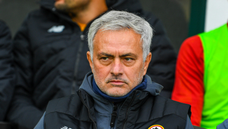 MURINJO ŽELI DA OJAČA IGRAČKI KADAR  Vajnaldum na pragu Rome