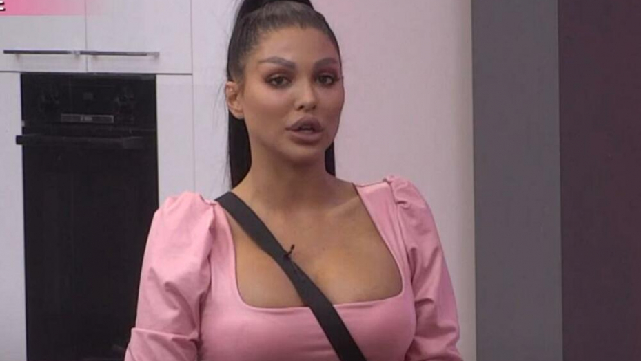 MAJA PALA PRVI RAZRED U ŠKOLI Njen drug iz srednje izneo šokantne detalje njenog obrazovanja!