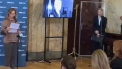 MERIMA JE ZAUVEK RAŠIRILA KRILA I POLETELA KA NEBU Potresan govor kume Ane Bekute dok i sama prolazi kroz teške trenutke rasplakao sve prisutne! (VIDEO)