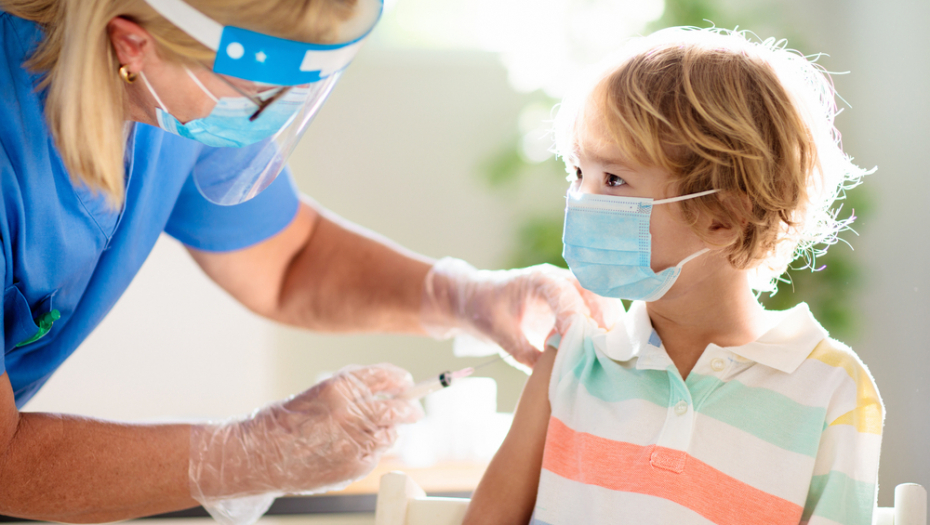 POČELA BEZBEZDNA VAKCINACIJA DECE OD 5-11 GODINA: Evo u kojoj državi se NAJMLAĐI rado odazivaju pozivu na IMUNIZACIJU!