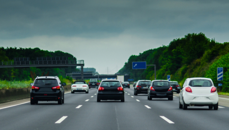 OVAKO SE ŠTEDI GORIVO! Kako se najekonomičnije vozi auto-putem?
