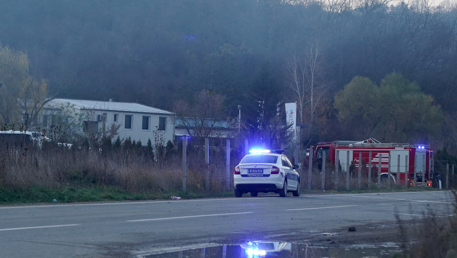 VELIKA EKSPLOZIJA U RUMI Gusti dim se nadvio nad fabrikom za preradu drveta (VIDEO)