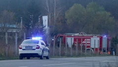 VLASNIK BMW KOME JE AUTO IZGOREO U EKSPLOZIJI Tek jutros kad je krenuo da prošeta pse saznao da mu je auto uništen! (FOTO)