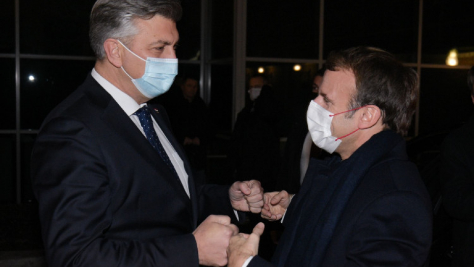 NE MOŽEŠ DA SEDIŠ SA NAMA Plenković dočekao Makrona, a Milanović nije dobio pozivnicu!